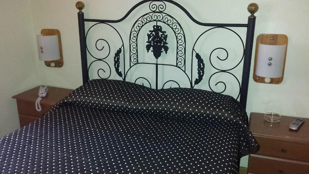 Hotel Pensao Residencial Flor Dos Cavaleiros Lisbona Affittacamere