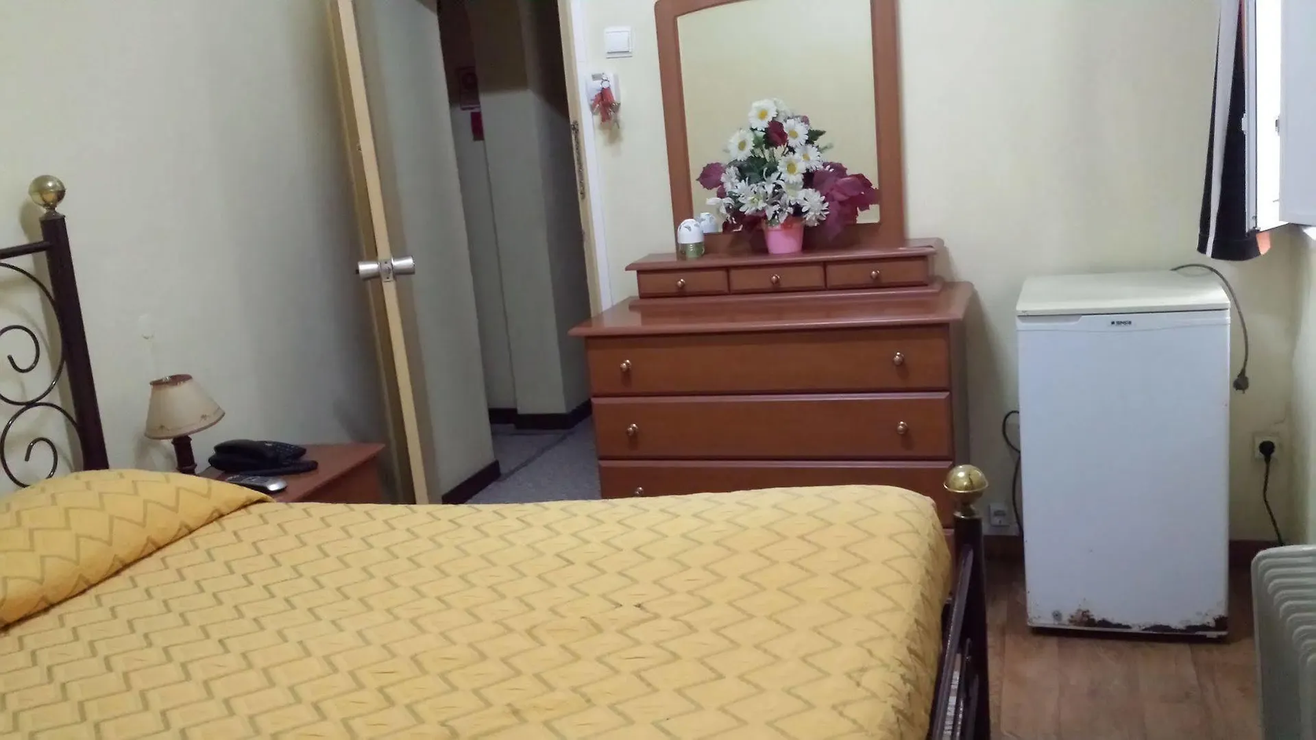 Hotel Pensao Residencial Flor Dos Cavaleiros Lisbona Portogallo